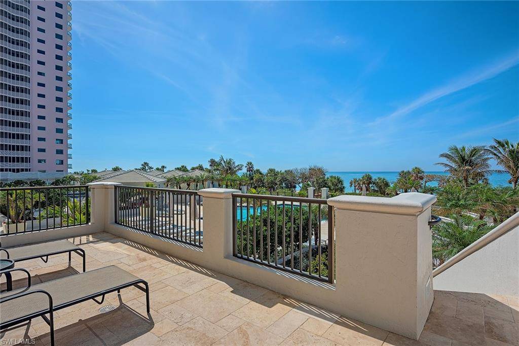 Naples, FL 34108,8473 Bay Colony DR #203