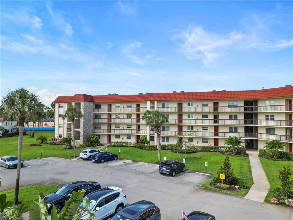 Naples, FL 34116,4372 27th CT SW #301