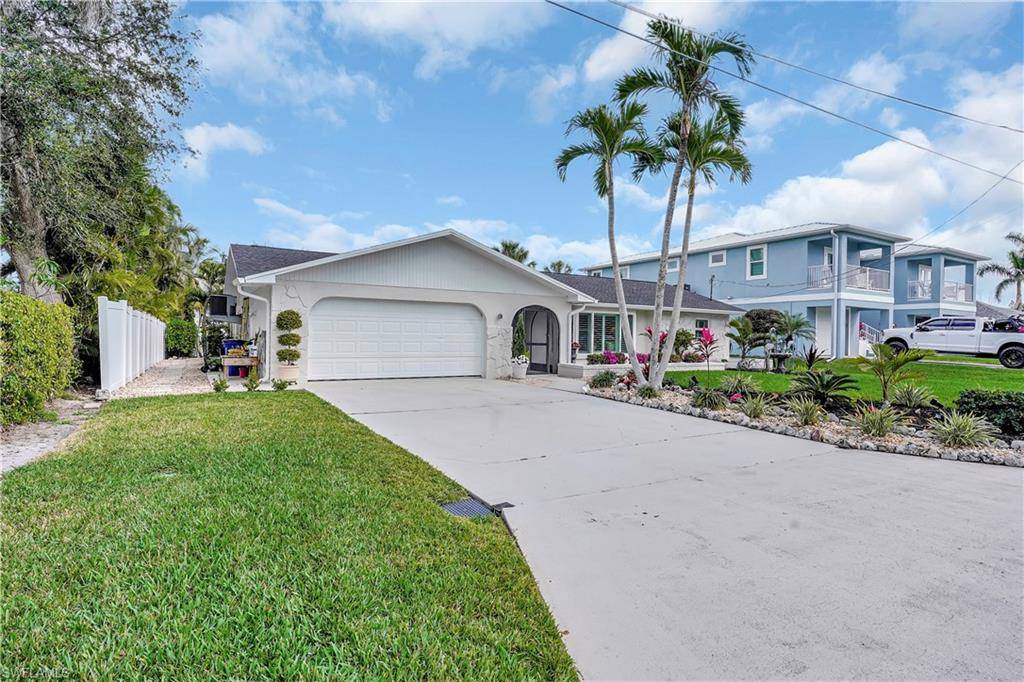 Fort Myers, FL 33908,6086 Cocos DR