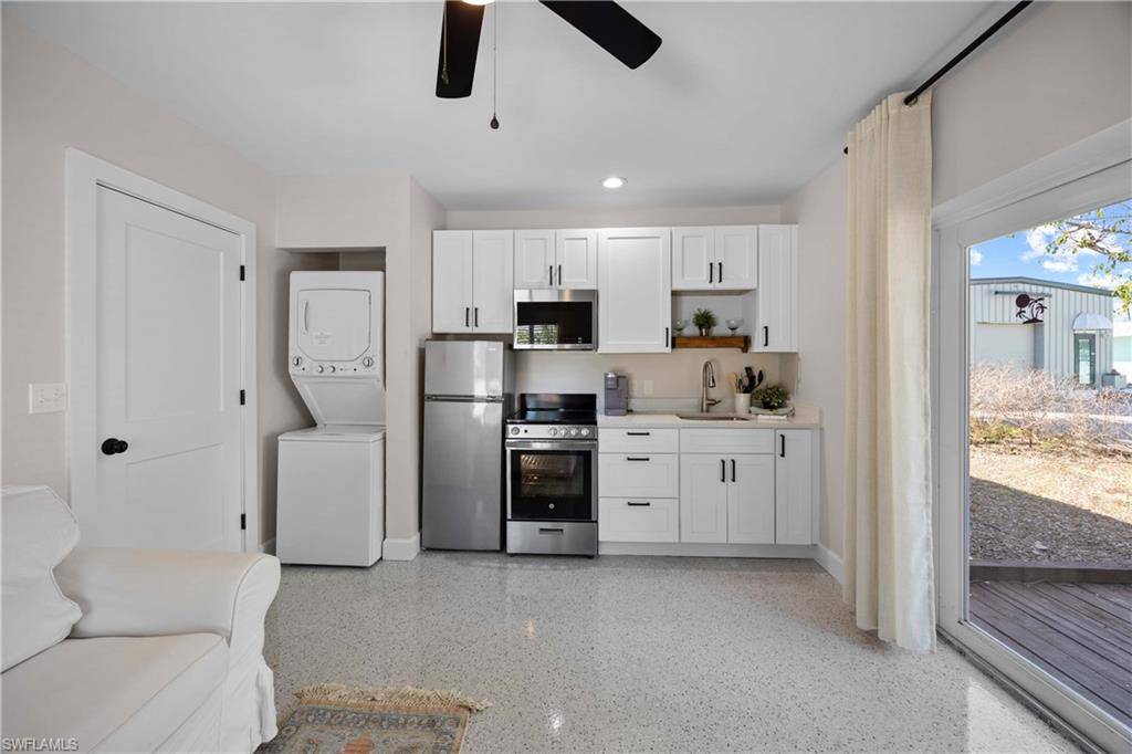 Sanibel, FL 33957,887 Casa Ybel RD