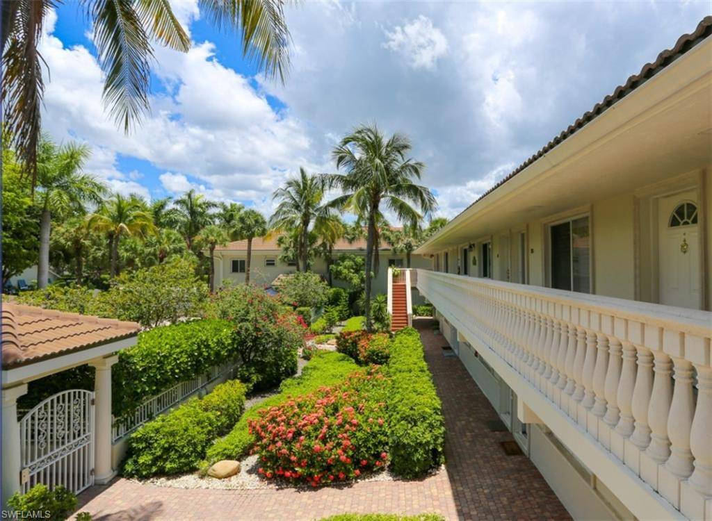 Naples, FL 34102,950 7th AVE S #23