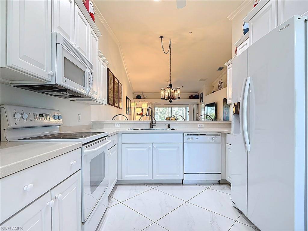 Fort Myers, FL 33966,10401 McArthur Palm LN #2525