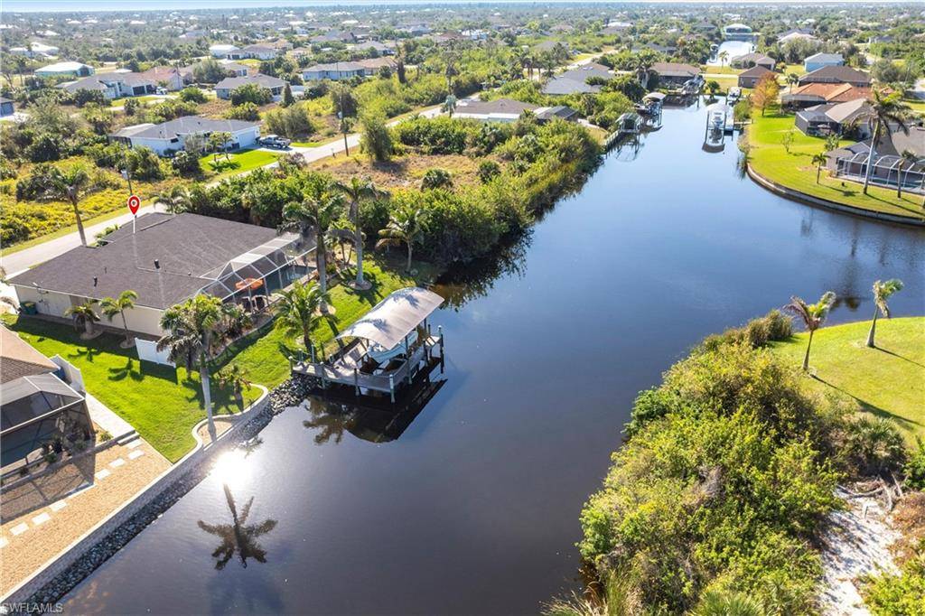 Port Charlotte, FL 33981,9332 Miami CIR E