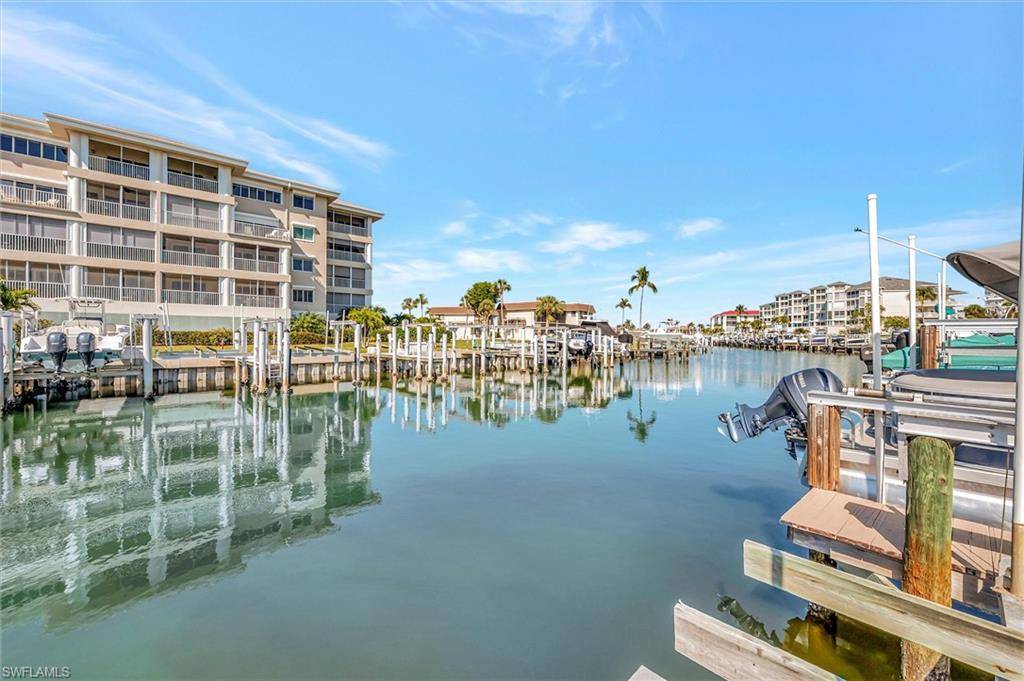 Marco Island, FL 34145,920 Collier CT #C4