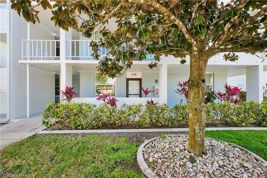 Fort Myers, FL 33919,5959 Winkler RD #118