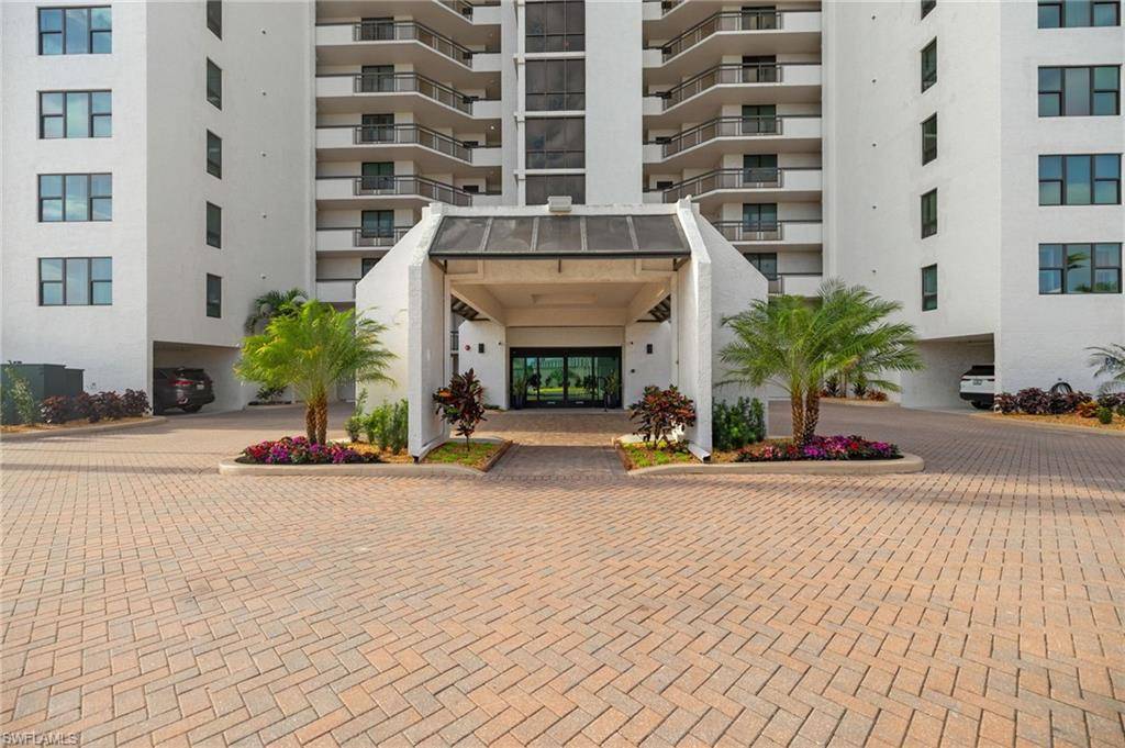 Fort Myers Beach, FL 33931,18120 San Carlos BLVD #204