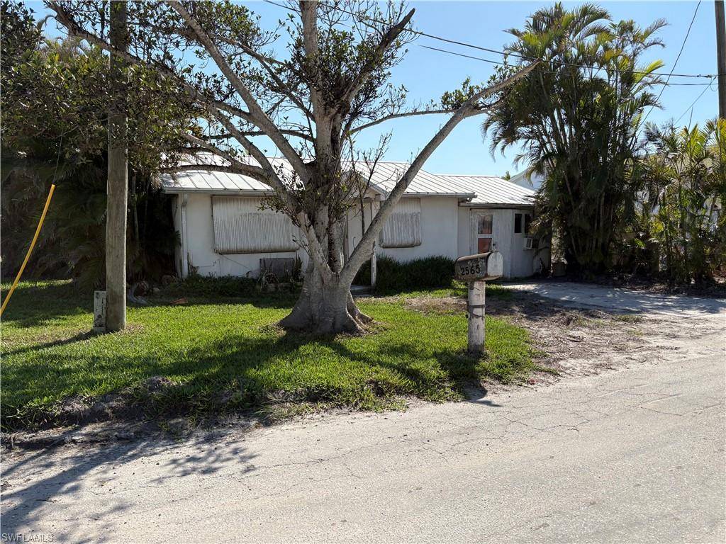 Matlacha, FL 33993,2565 2nd ST