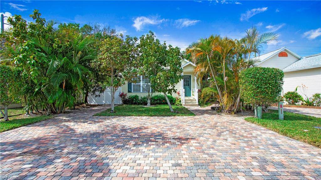 Naples, FL 34104,139 Leawood CIR