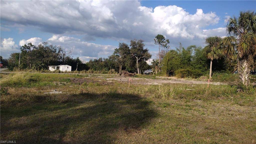 North Fort Myers, FL 33917,8030 Grady DR