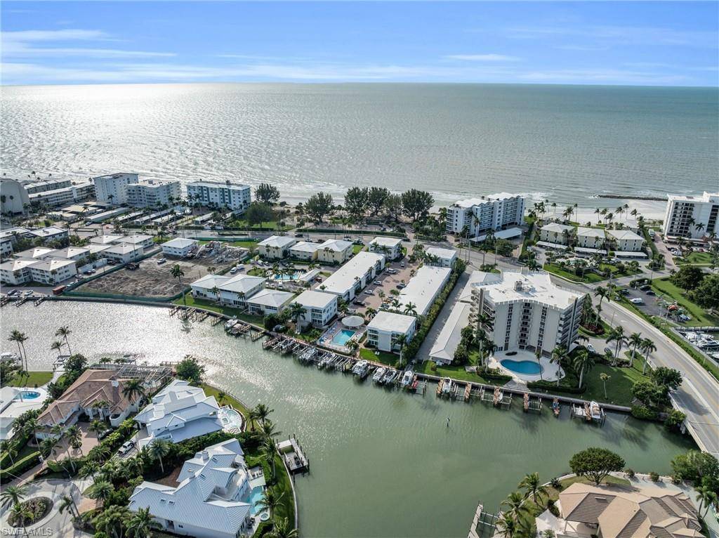 Naples, FL 34102,2100 Gulf Shore BLVD N #206