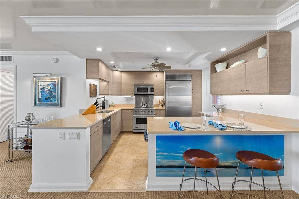 Naples, FL 34103,2401 Gulf Shore BLVD N #44