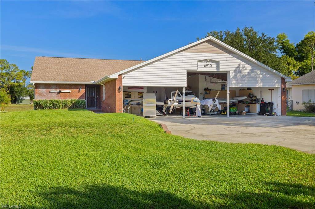 Fort Myers, FL 33905,6910 Circle DR