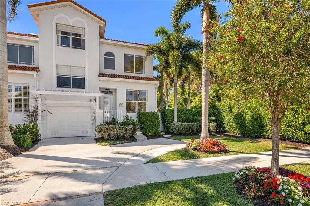 Naples, FL 34102,962 5th ST S #5