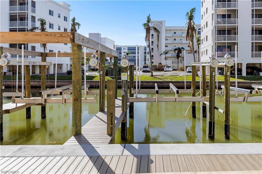 Fort Myers Beach, FL 33931,4265 BAY BEACH LN #523