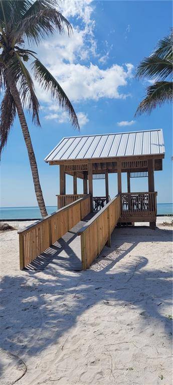 Fort Myers Beach, FL 33931,126 Mandalay RD