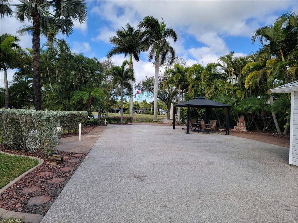 Fort Myers, FL 33905,10241 Surfwood CT