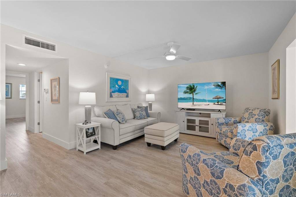 Naples, FL 34103,333 Harbour DR #103