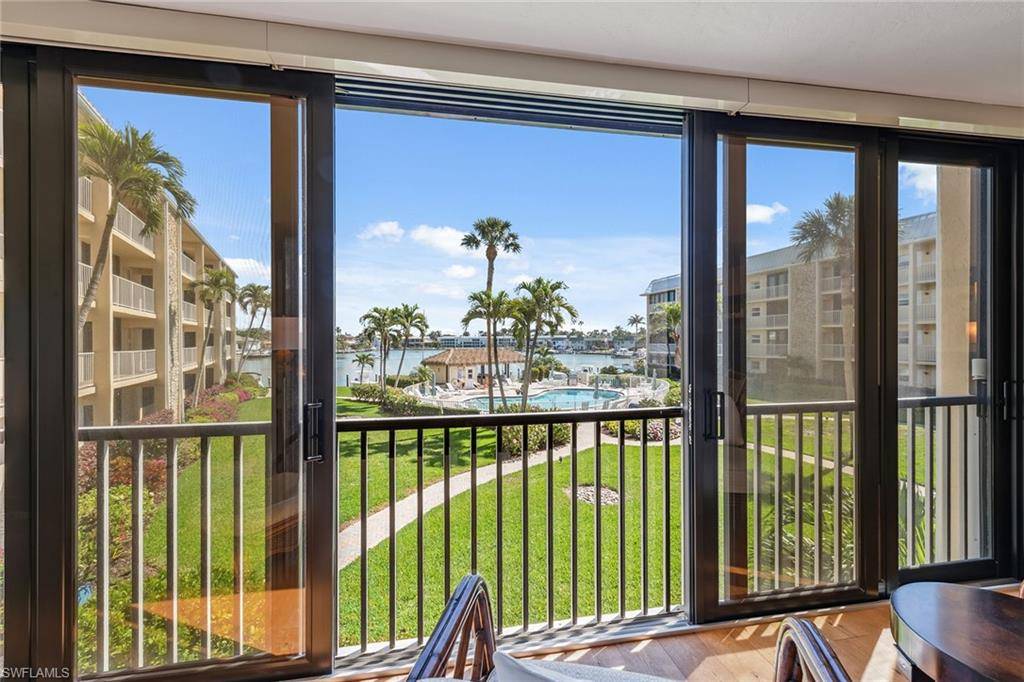 Naples, FL 34103,3000 Gulf Shore BLVD N #207