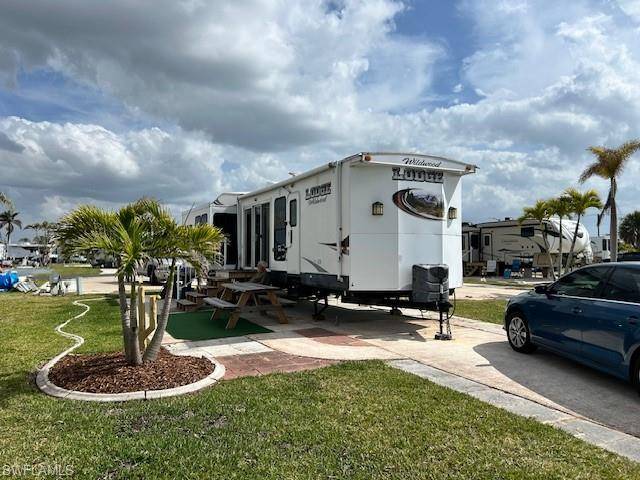 Fort Myers, FL 33908,19681 Summerlin Rd  176