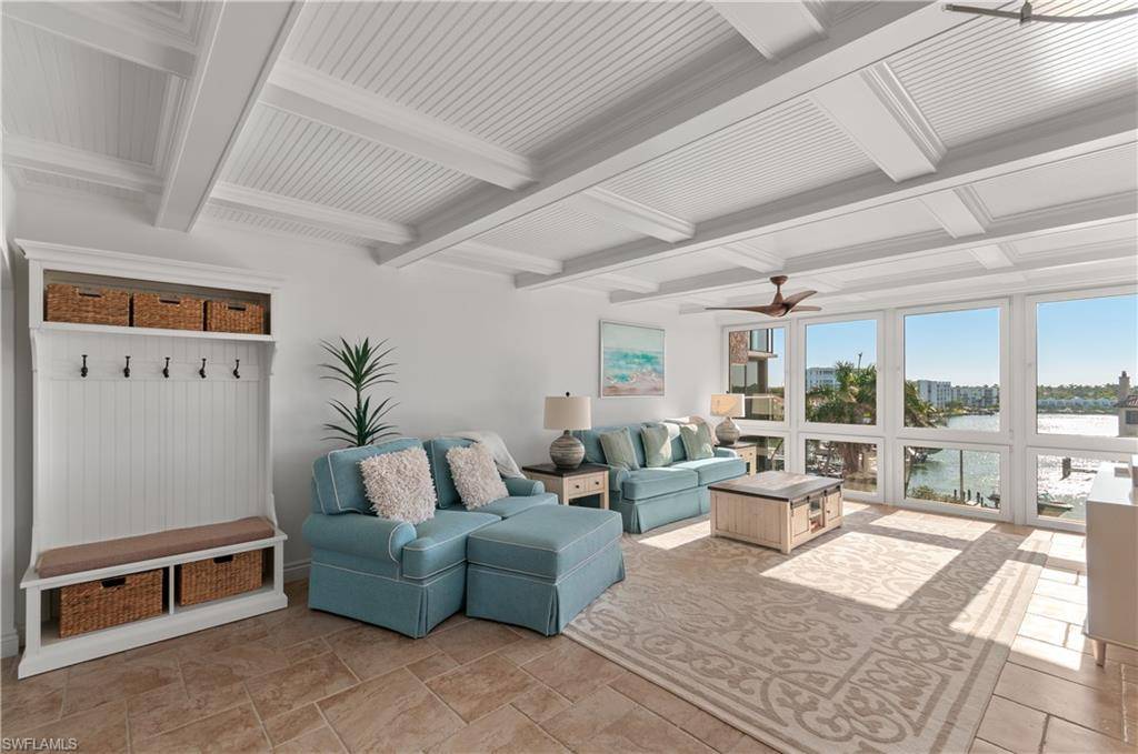 Naples, FL 34103,4031 Gulf Shore BLVD N #5F