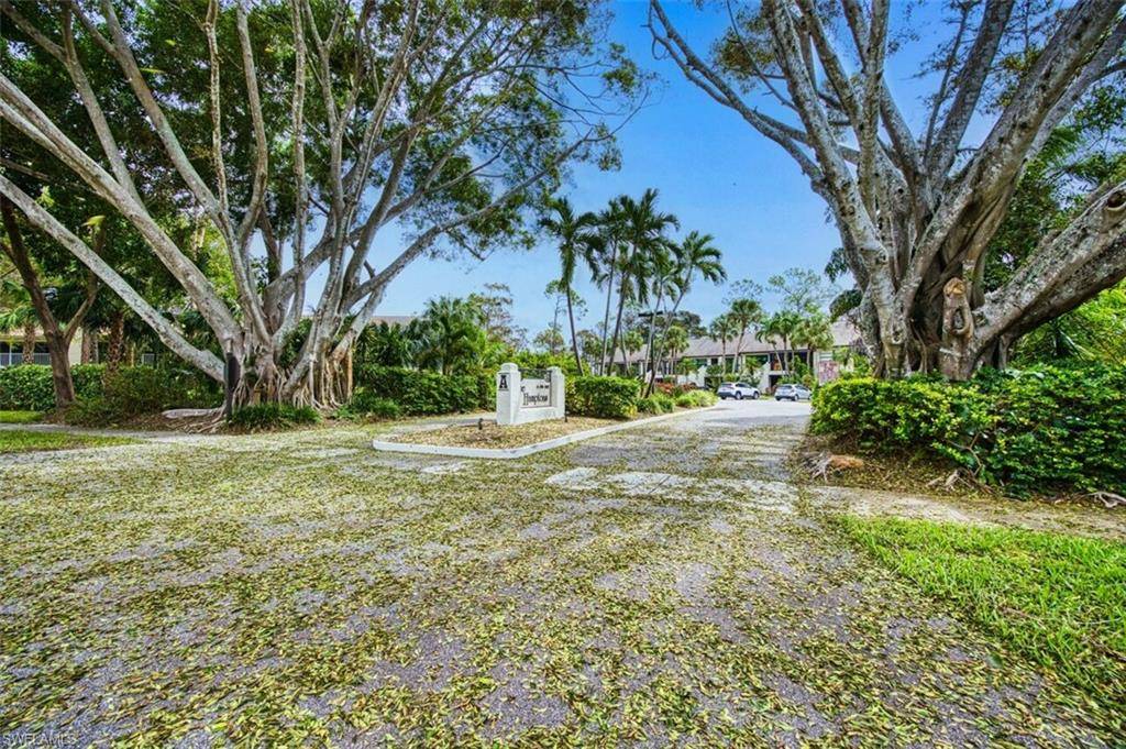 Naples, FL 34112,1798 Kings Lake BLVD #104