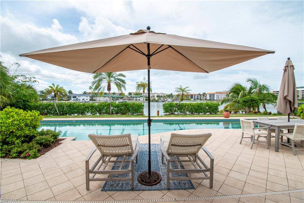 Naples, FL 34103,222 BAY PT