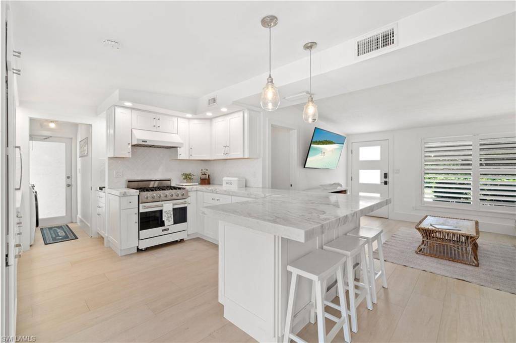 Naples, FL 34104,2180 Harbor LN