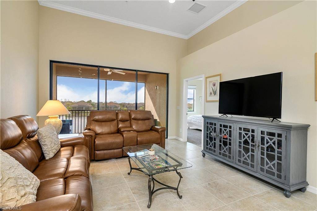 Naples, FL 34119,9440 Benvenuto CT #3-204