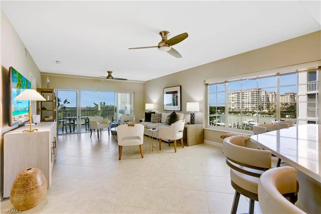 Naples, FL 34110,13105 Vanderbilt DR #405