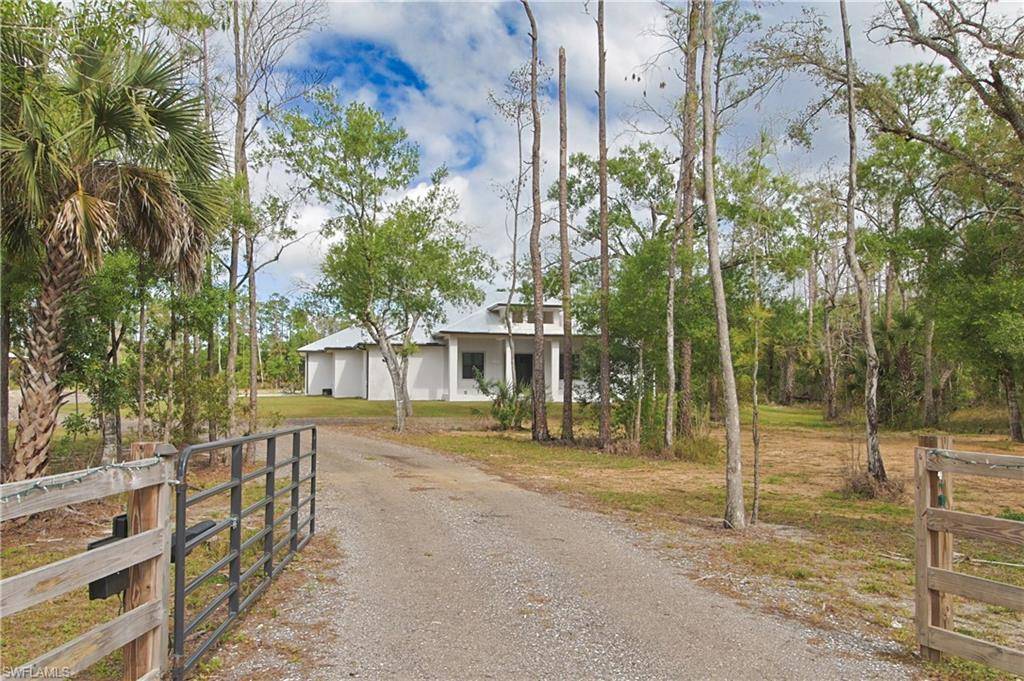 Alva, FL 33920,19401 Witts End