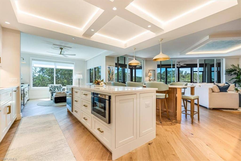 Naples, FL 34110,445 Cove Tower DR #302