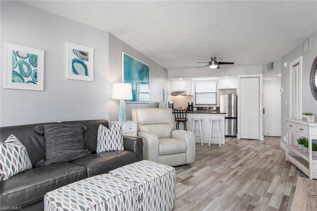 Marco Island, FL 34145,1023 Anglers CV #E504