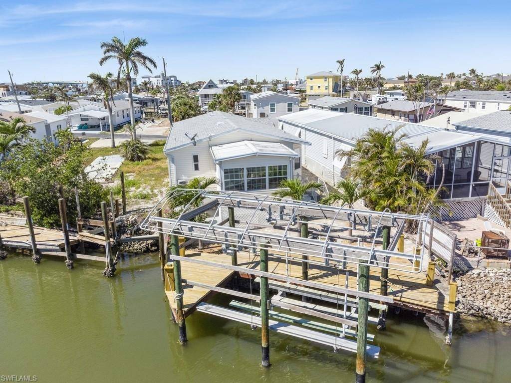 Fort Myers Beach, FL 33931,12 Nancy LN