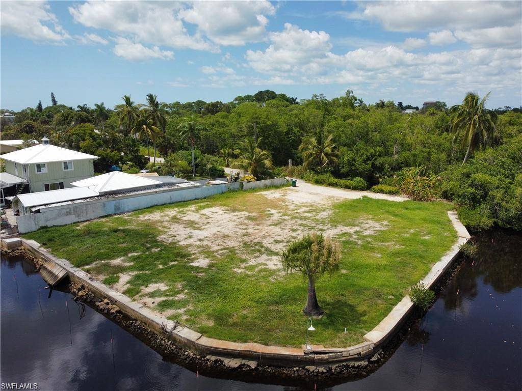 Naples, FL 34102,1550 13th AVE N