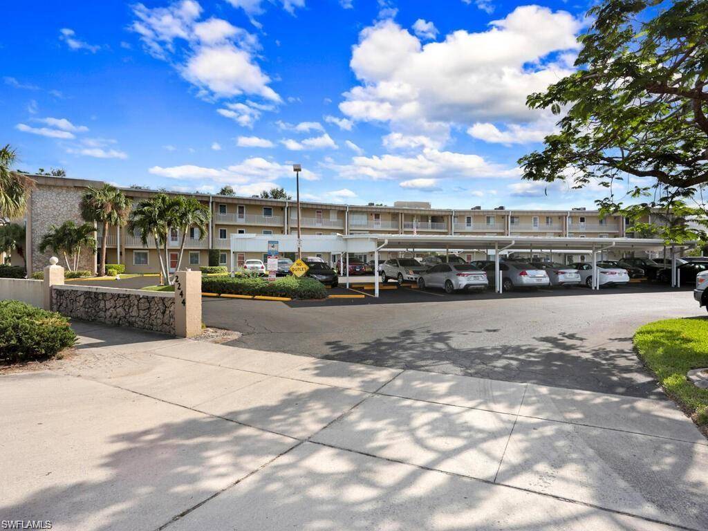 Fort Myers, FL 33901,2244 Winkler AVE #105
