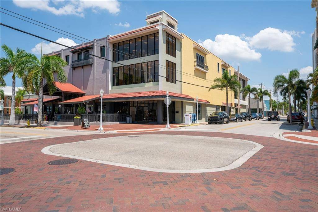 Fort Myers, FL 33901,2400 1st ST #210