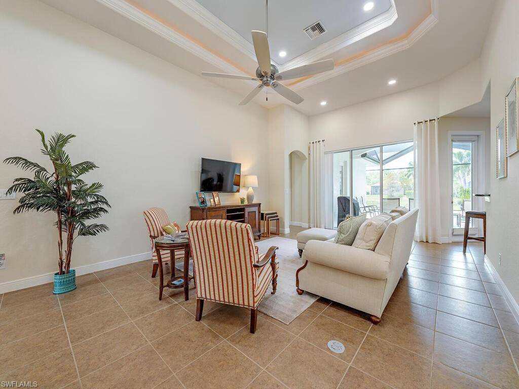 Naples, FL 34112,7826 Martino CIR