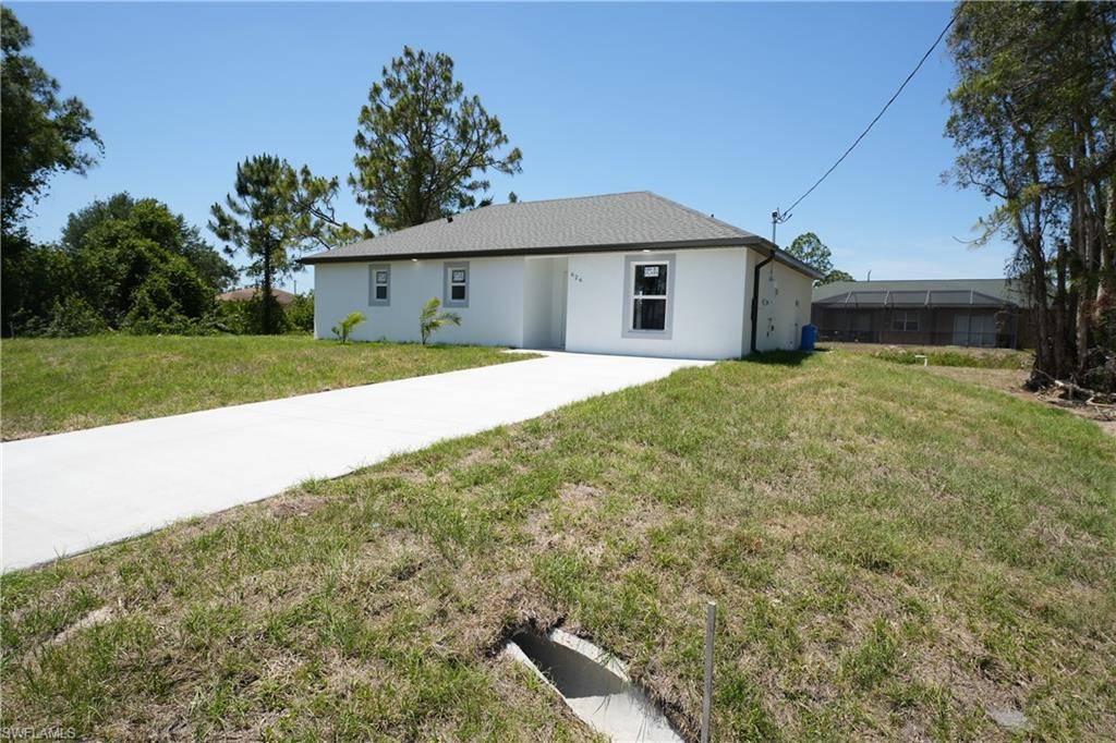 Lehigh Acres, FL 33974,626 Hobart AVE S