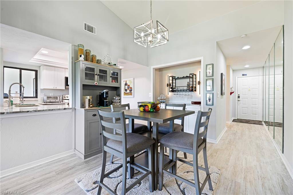 Fort Myers, FL 33907,5805 Trailwinds DR #326