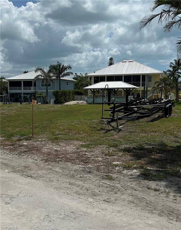 Fort Myers Beach, FL 33931,14 Pepita ST