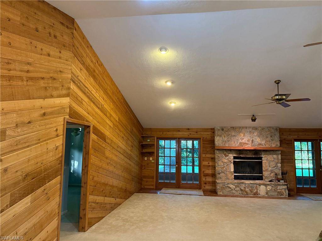 Naples, FL 34109,660 York TER