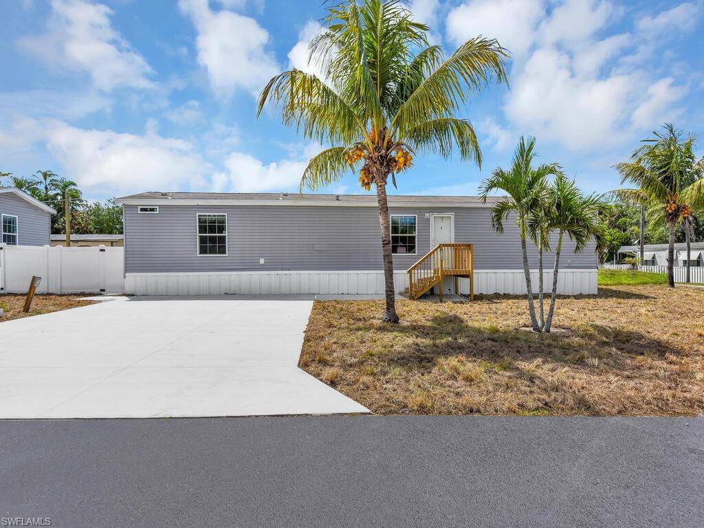 Estero, FL 33928,21180 Cypress Park CIR