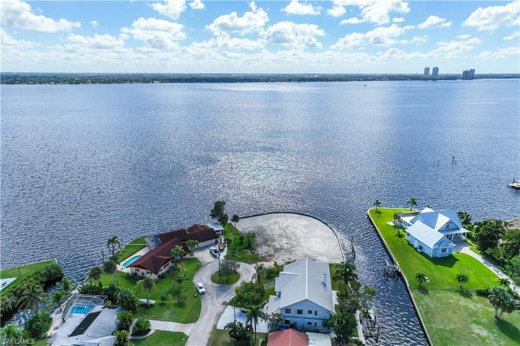 North Fort Myers, FL 33917,7152 Reymoor DR