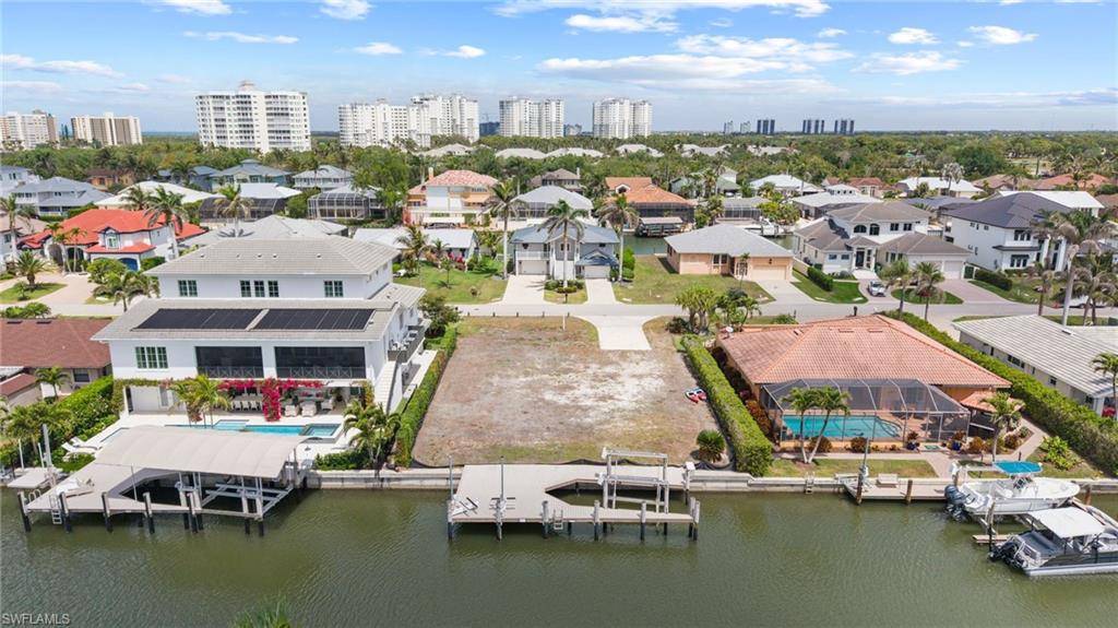Naples, FL 34108,376 HERON AVE