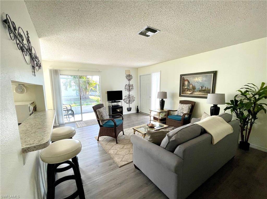 Fort Myers, FL 33907,3308 Royal Canadian TRCE #3