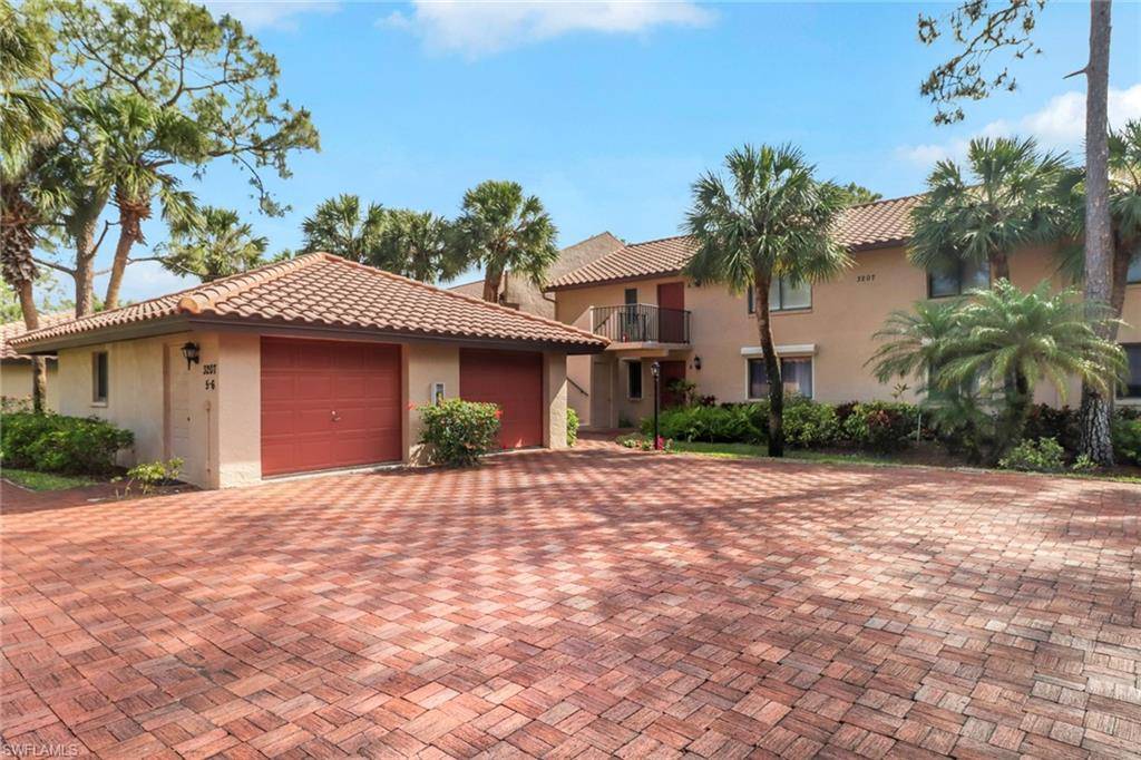 Naples, FL 34105,3207 Horse Carriage WAY #406