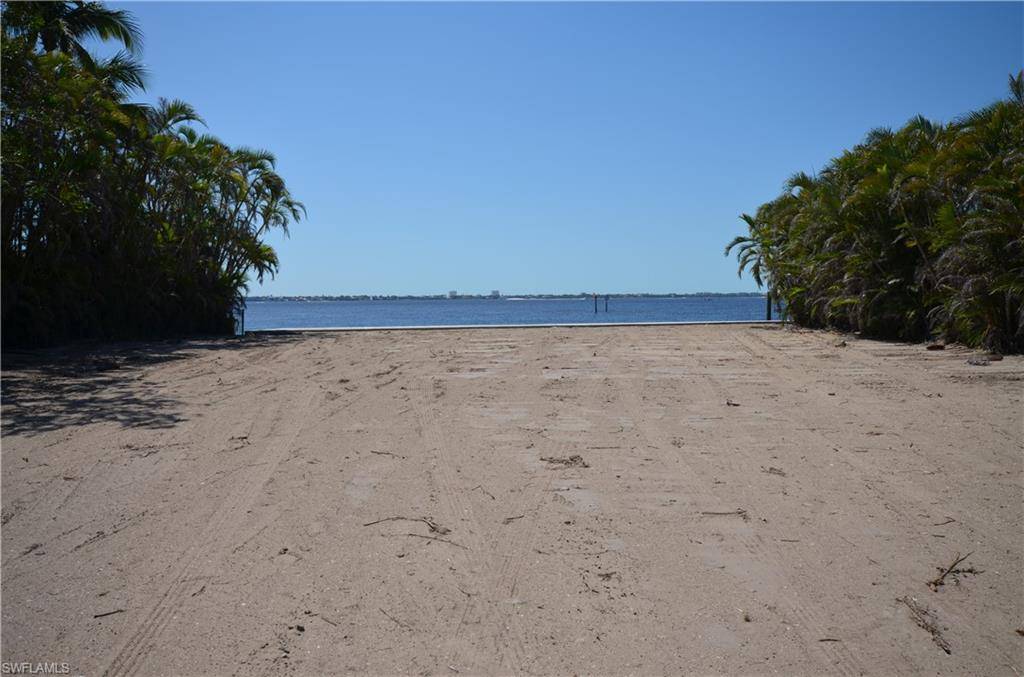 Cape Coral, FL 33904,228 Bayshore DR