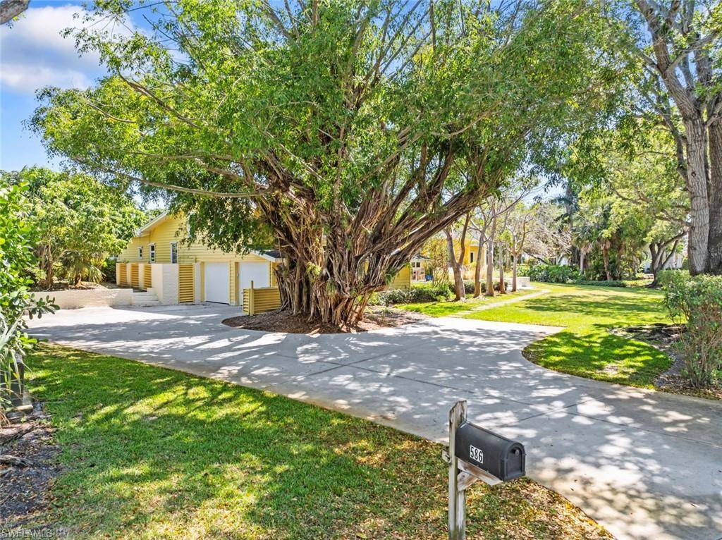 Naples, FL 34102,586 Yucca RD