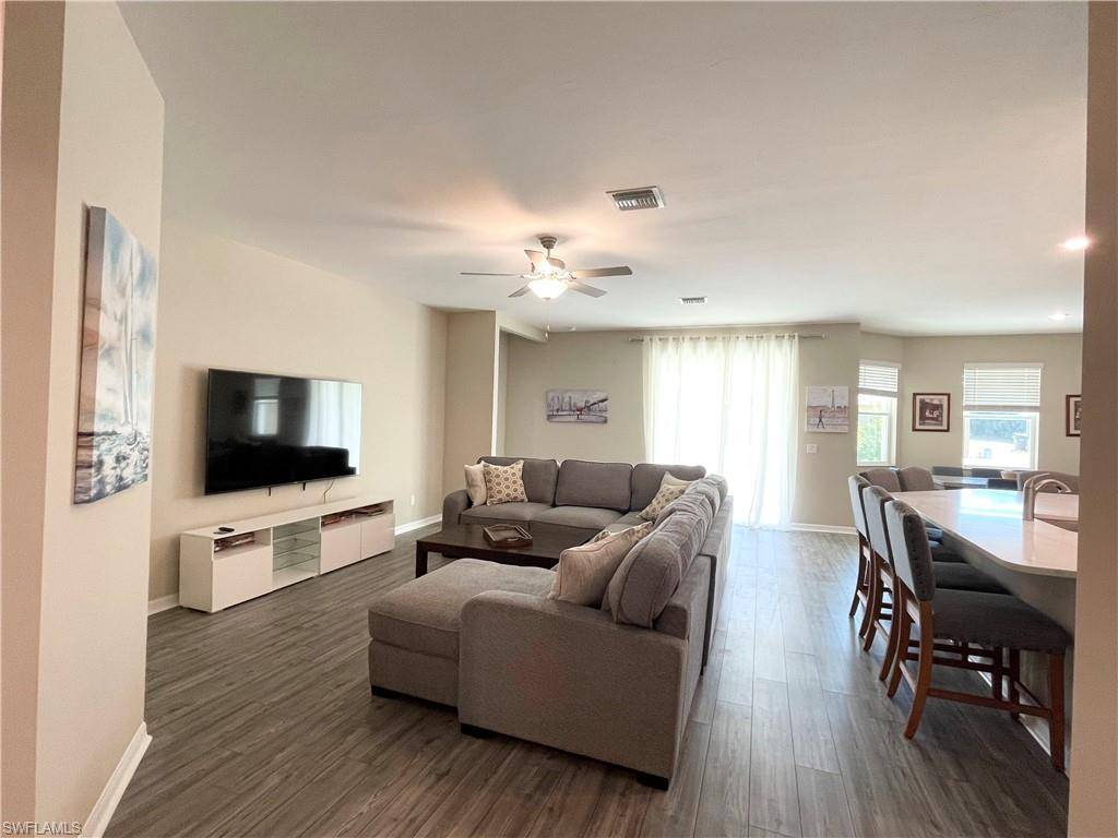 Cape Coral, FL 33991,212 SW 21st ST