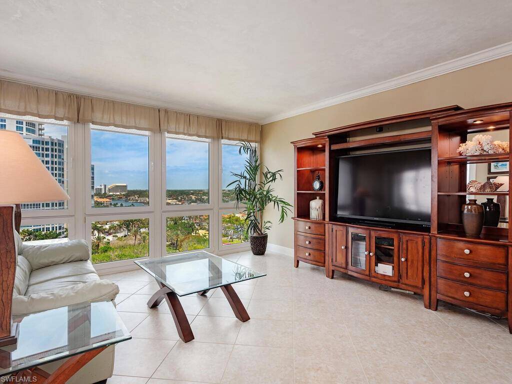 Naples, FL 34103,4031 GULF SHORE BLVD N #PH-2C